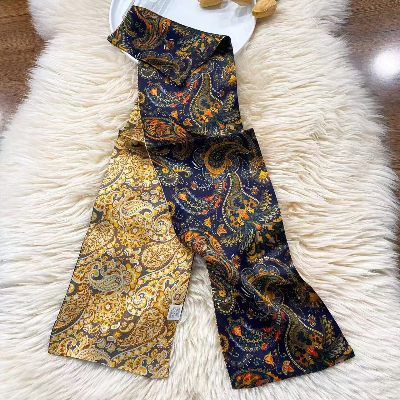 Seidenschal „Midnight Paisley Duo“ – 145 cm, beidseitig tragbar