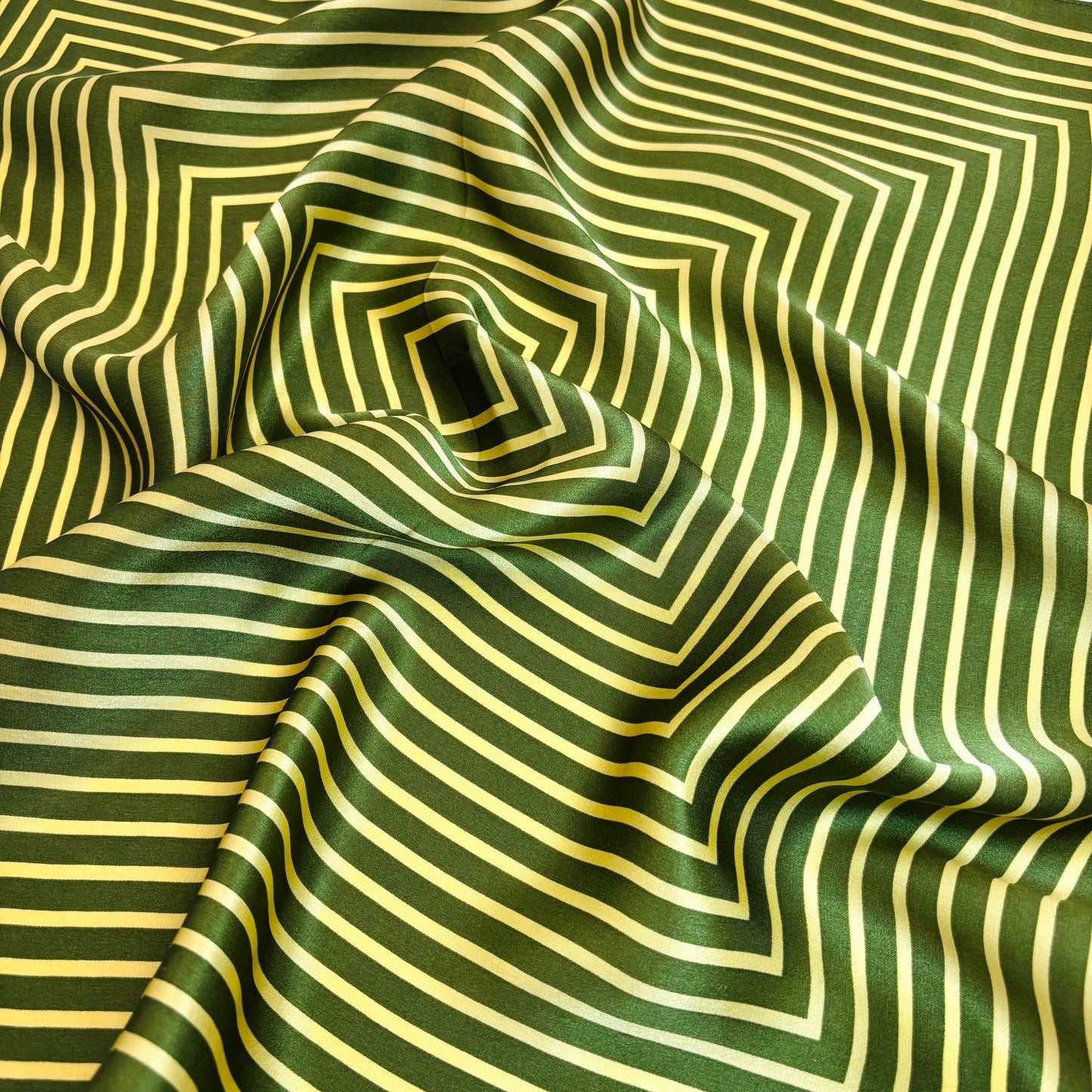 Grüne Illusion (53x53cm)