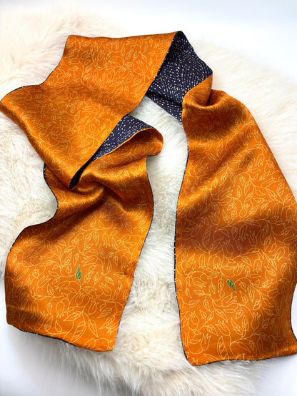 Seidenschal „Amber Night“ – 145 cm, beidseitig tragbar