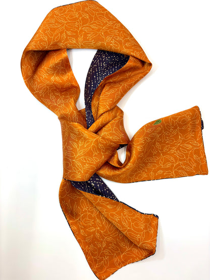 Seidenschal „Amber Night“ – 145 cm, beidseitig tragbar